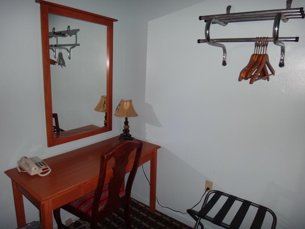 Pine Ridge Motel Dodgeville Ngoại thất bức ảnh