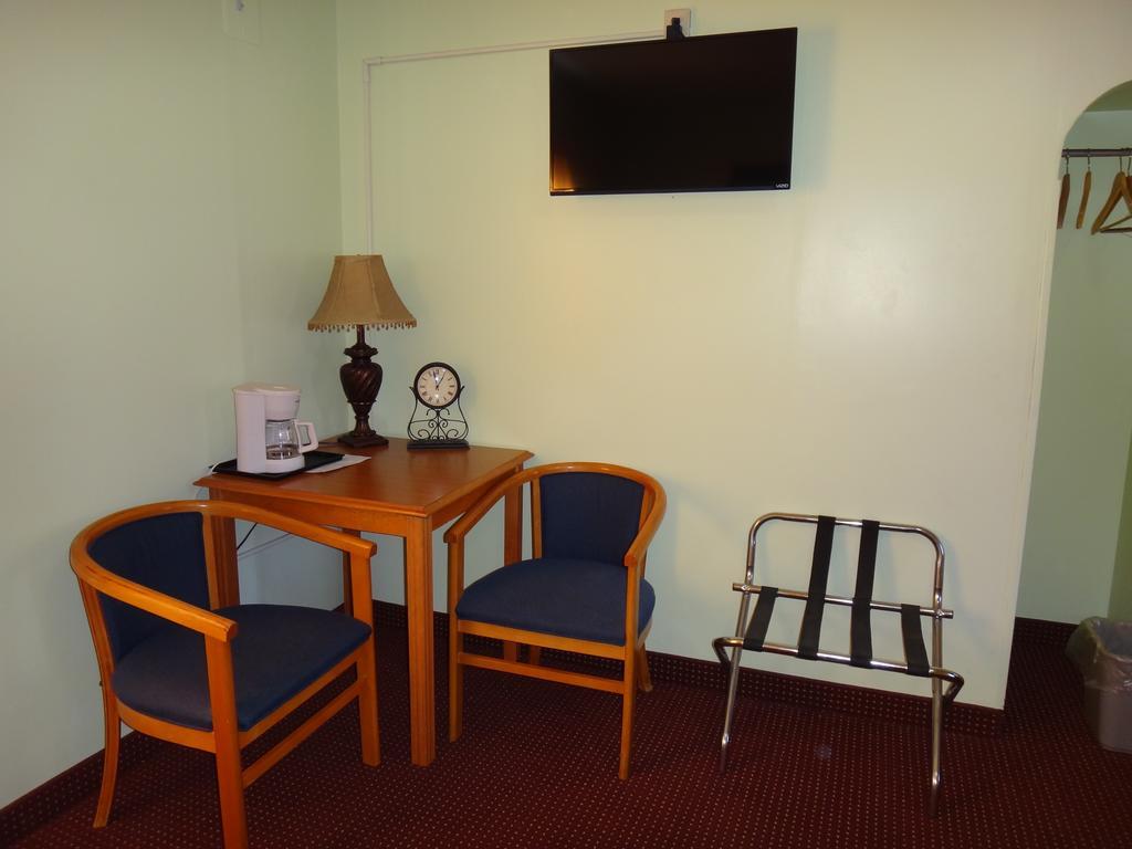 Pine Ridge Motel Dodgeville Ngoại thất bức ảnh
