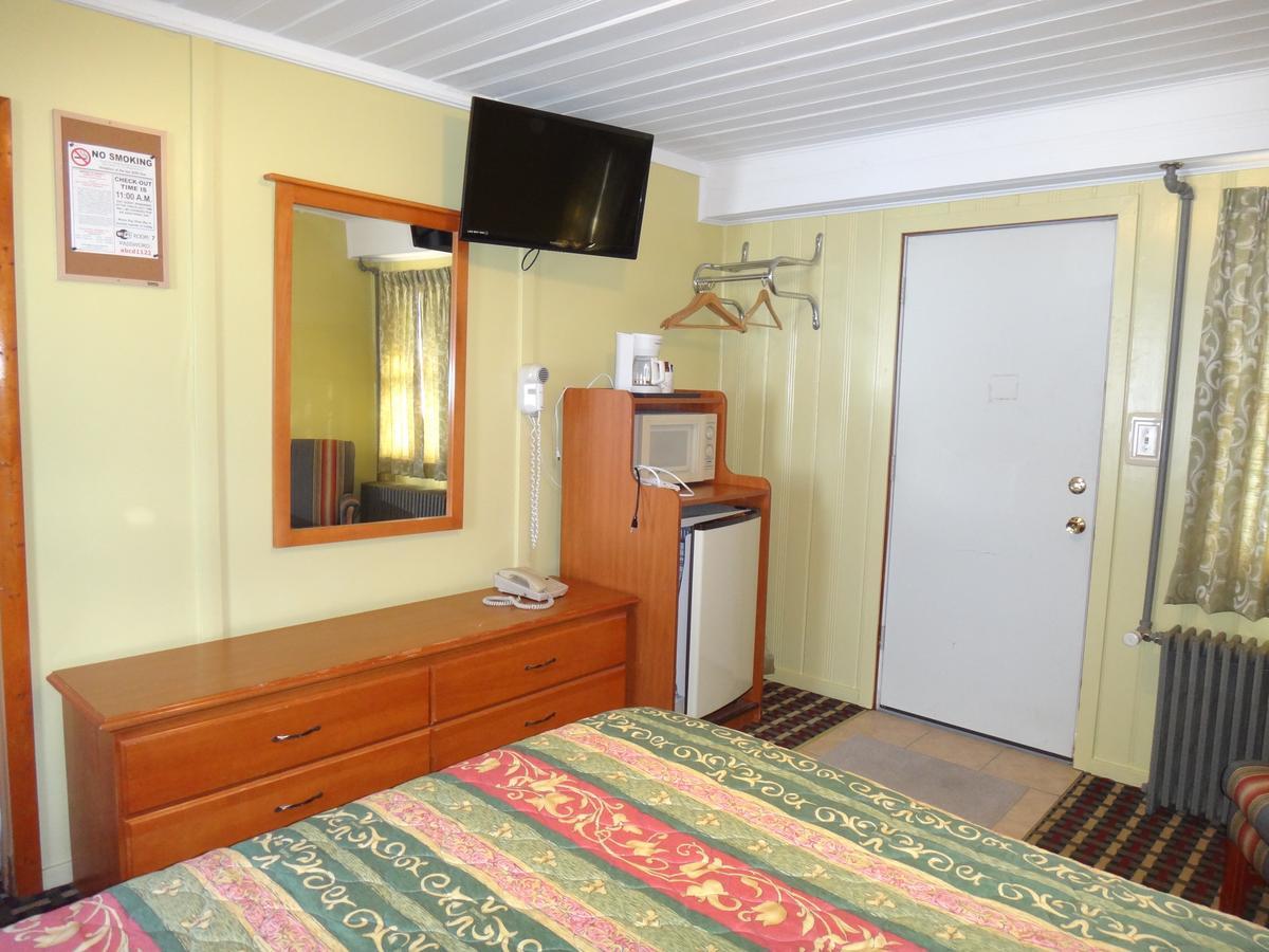 Pine Ridge Motel Dodgeville Ngoại thất bức ảnh