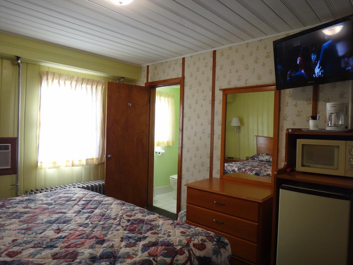 Pine Ridge Motel Dodgeville Ngoại thất bức ảnh