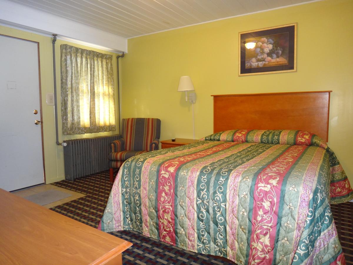 Pine Ridge Motel Dodgeville Ngoại thất bức ảnh