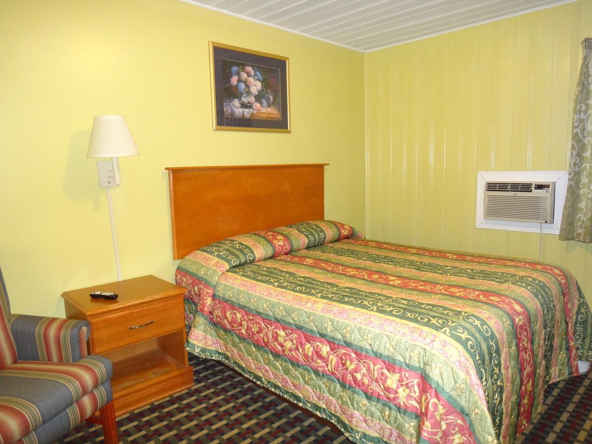 Pine Ridge Motel Dodgeville Ngoại thất bức ảnh
