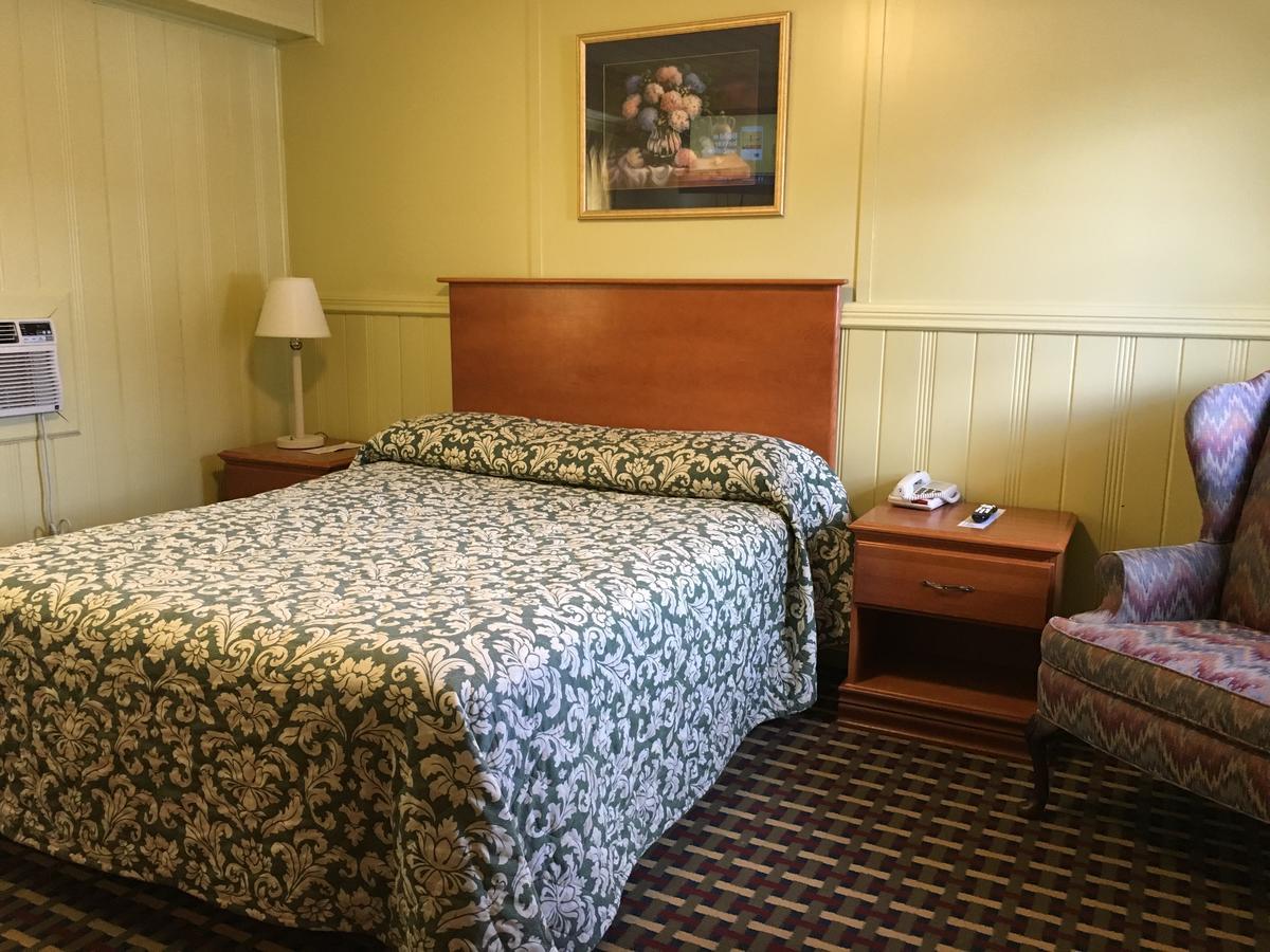 Pine Ridge Motel Dodgeville Ngoại thất bức ảnh
