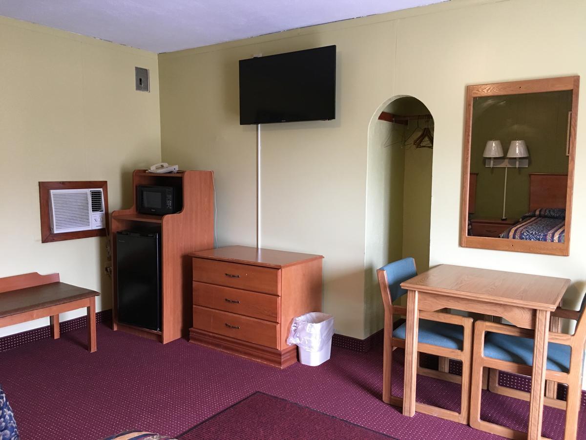Pine Ridge Motel Dodgeville Ngoại thất bức ảnh