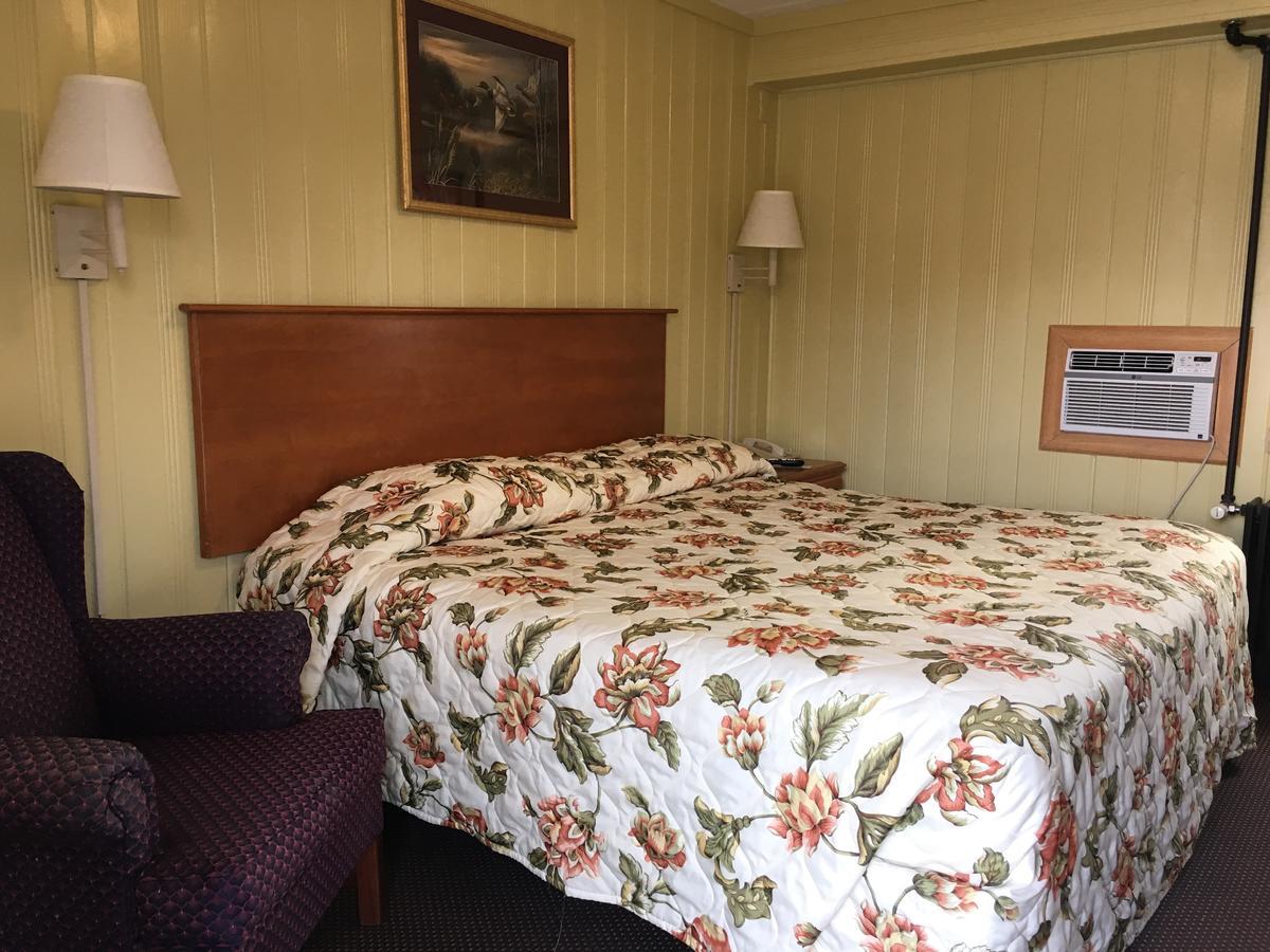Pine Ridge Motel Dodgeville Ngoại thất bức ảnh