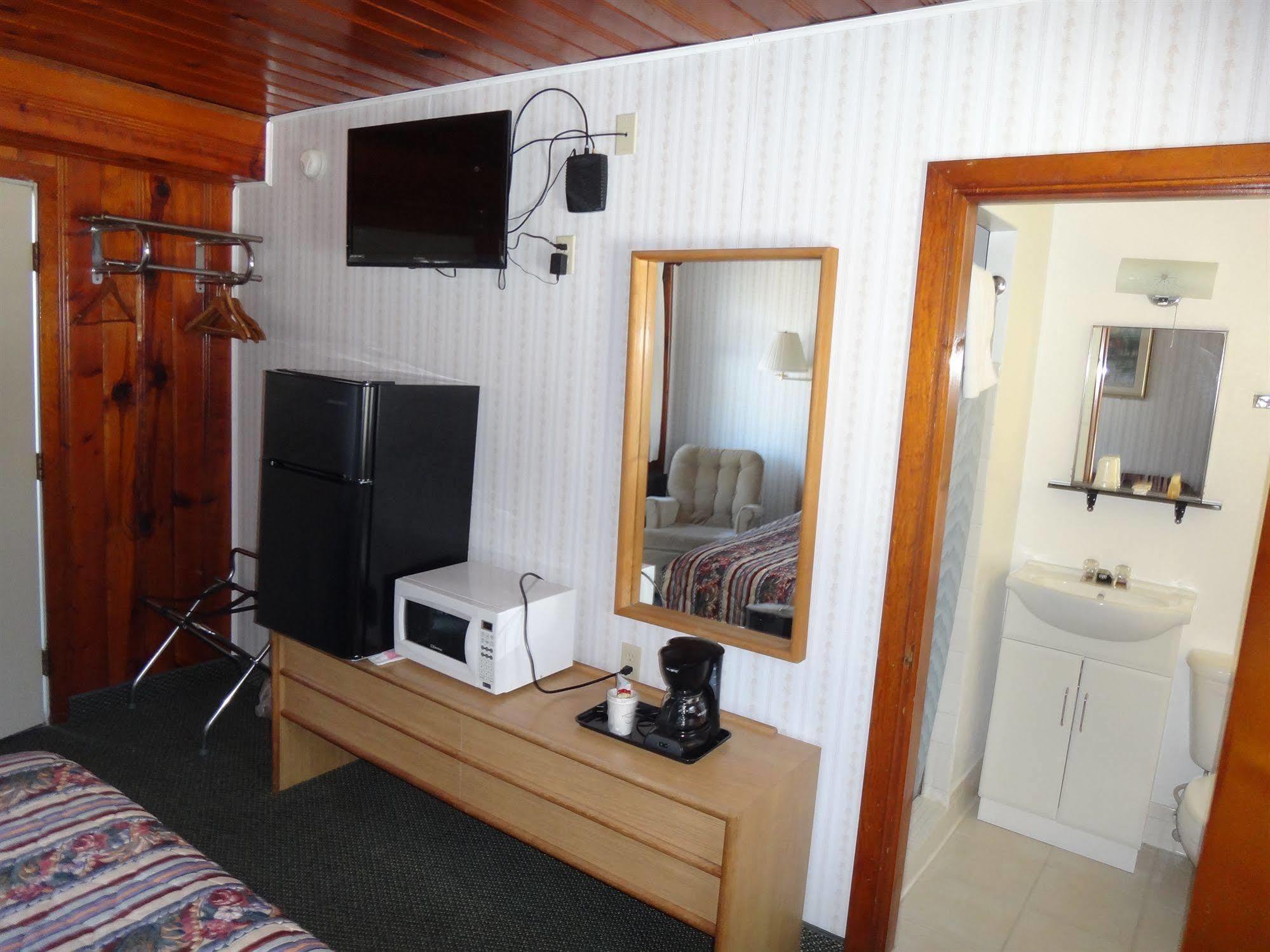 Pine Ridge Motel Dodgeville Ngoại thất bức ảnh