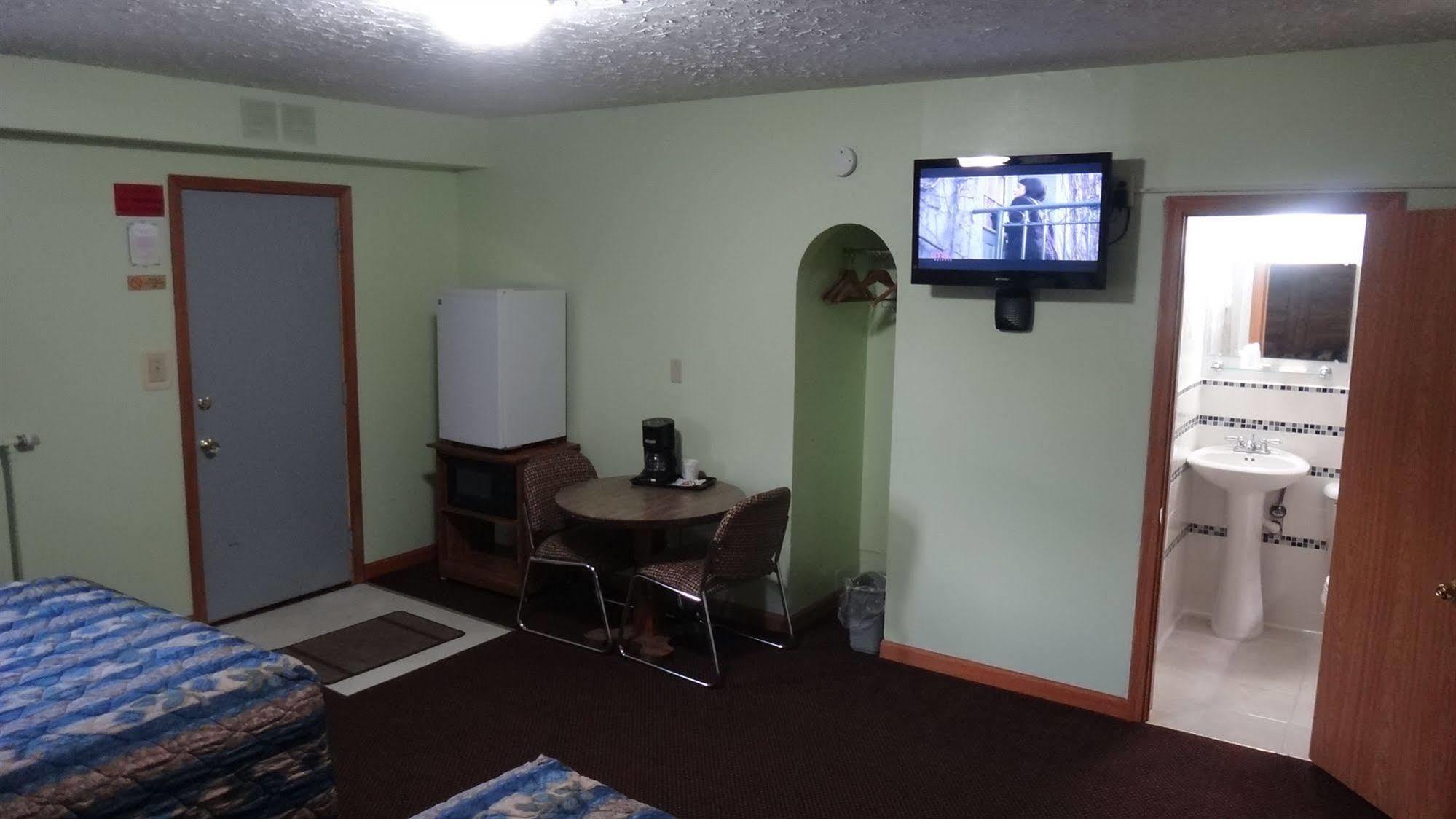Pine Ridge Motel Dodgeville Ngoại thất bức ảnh