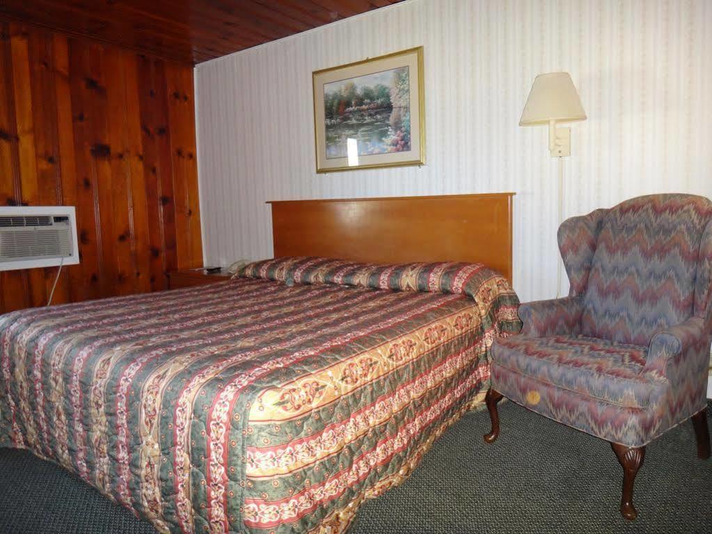 Pine Ridge Motel Dodgeville Ngoại thất bức ảnh